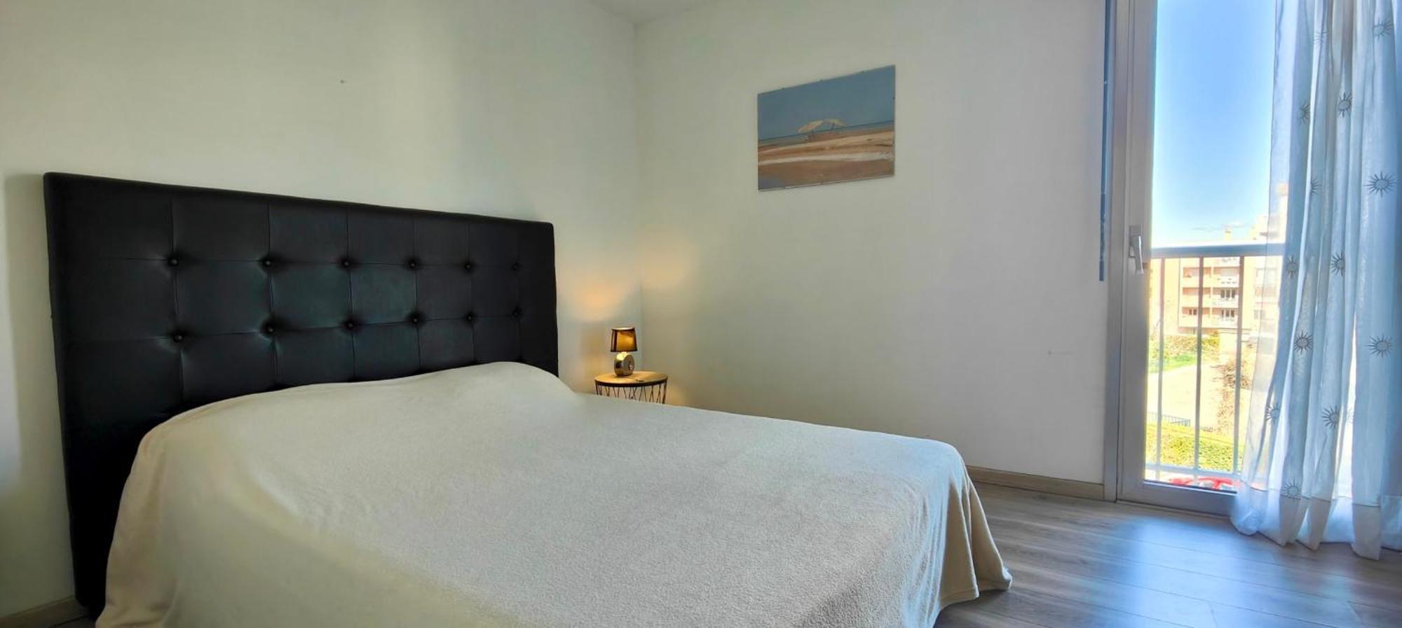 Charming T2 With Balcony Near The Port Of Appartement Fréjus